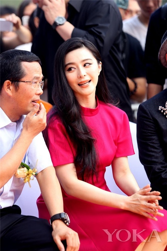 颜值高会暖<em>妹毛</em>爷爷自然来 女星与地产大亨私