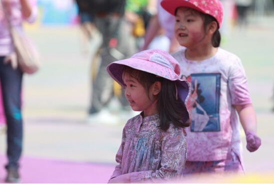 2000人沸腾CBD中国电建·海赋国际彩虹跑正