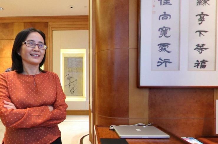 转发:揭秘李嘉诚办公室风水摆设 曾被称世上最神秘 - 东篱散人 - 东篱散人1818的博客 李嘉诚座椅右手边的墙上是两幅字画,其中一幅是郑板桥的《竹声萧萧》,另一幅是李嘉诚自称“近年来很喜欢的