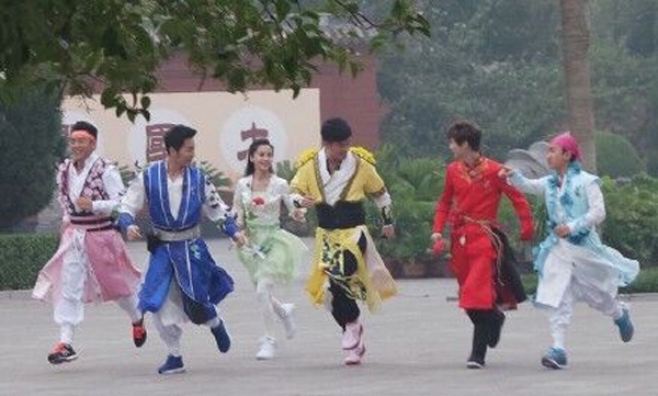  跑男3 首站录制地曝光 周边好盘大PK! --凤凰房