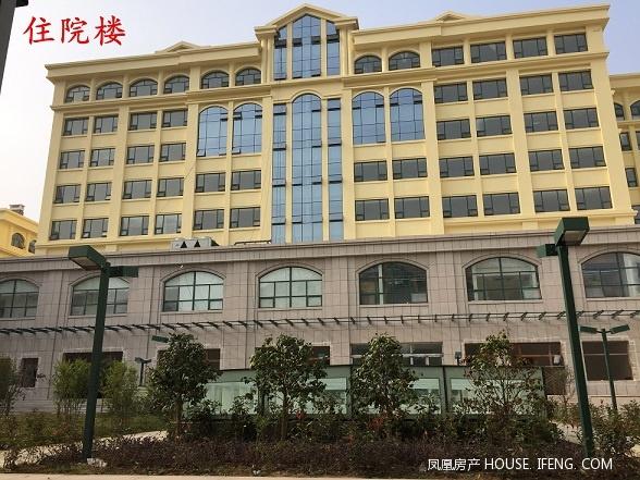 26日,本站从西海岸新区了解到,青岛质子医院等5个医疗卫生项目在青岛西海岸新区集中签约,与此同时,青岛宝岛吾同口腔医院项目开工,青岛慧康医院项目完工,这些项目总投资58亿元,涉及中医、肿瘤、口腔、妇女儿童及康复等一批特色专科医疗产业。该批项目主要为社会资本投资,集聚了世界级医疗资源,是西海岸新区深化医疗卫生体制改革、鼓励和引导社会资本兴办医疗机构的重大成果。一个辐射带动周边区域的特色专科医疗产业高地正在青岛西海岸崛起。