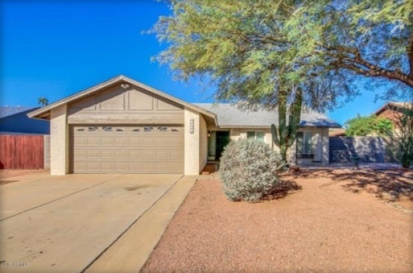 美国房价让国人羡慕:18万买三室两浴大豪宅 --