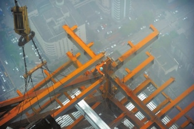 中建钢构为湖南第一高楼安装钢结构 --凤凰房产