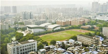 杭州紧急叫停两宗地 土拍新规要求溢价超120%