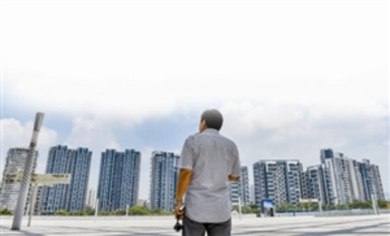 内地开发商涌入致港企购地困难 中介预计明年