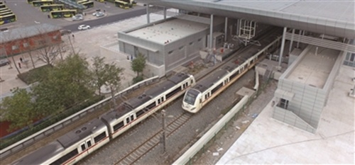 津滨轻轨九号线忙试跑 并展开夜间试跑 --凤凰房产天津