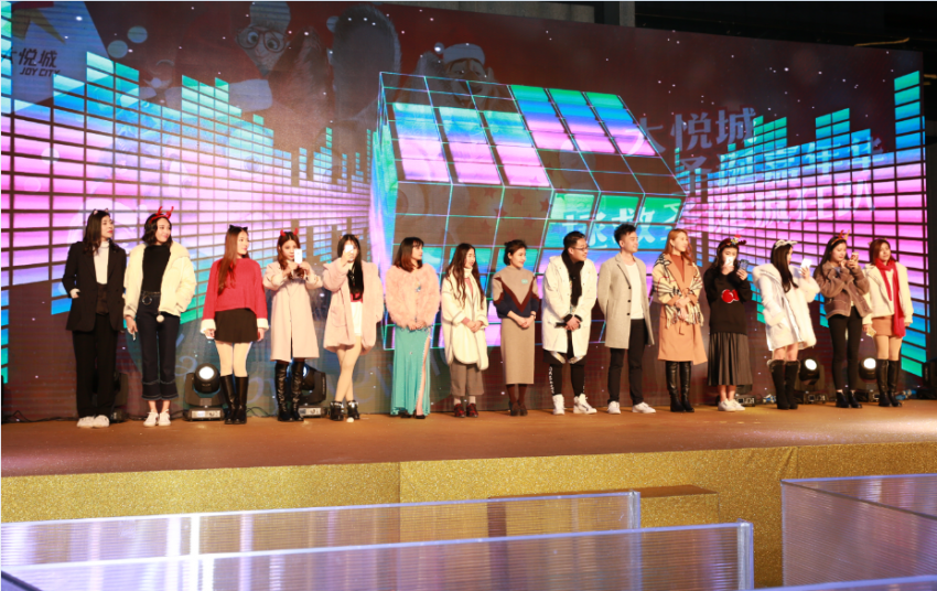 烟囱成记忆点 杭州大悦城疯狂圣诞趴为何引众