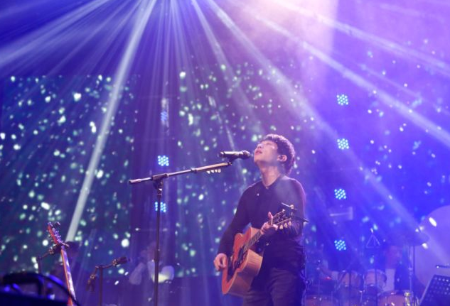 听懂他的人,胸中定有一片山河日月 --凤凰房产