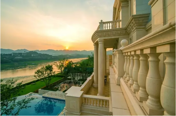 融创玫瑰园:嘉陵江畔的绝版法式玫瑰