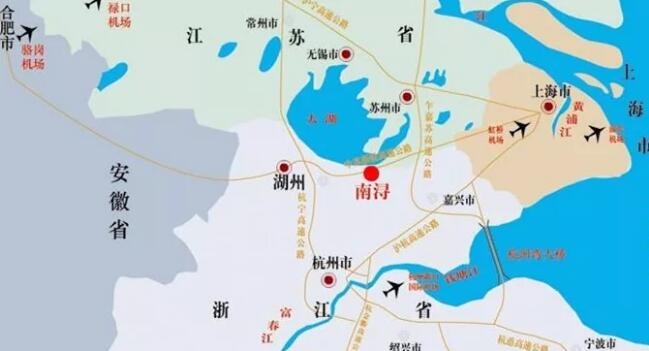 南浔地处杭嘉湖平原北部,太湖之南,东与江苏苏州(吴江)接壤,也是湖州