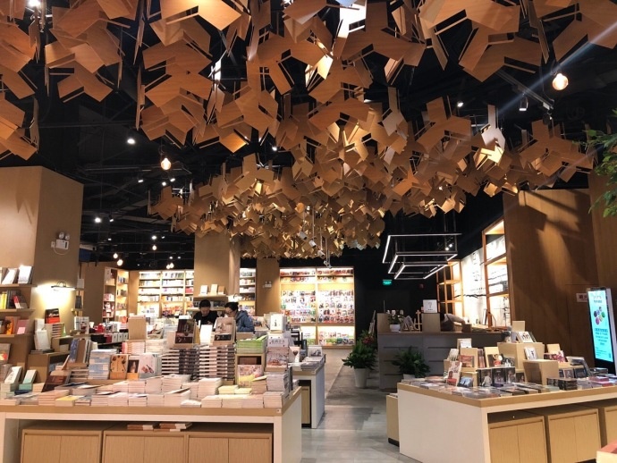 天河城开启最IN购物新体验 立体金街成和平路