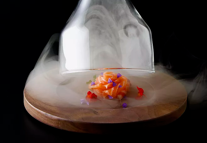 并具有有鱼子酱的口感它可以让马铃薯以泡沫状出现在分子料理前,永远