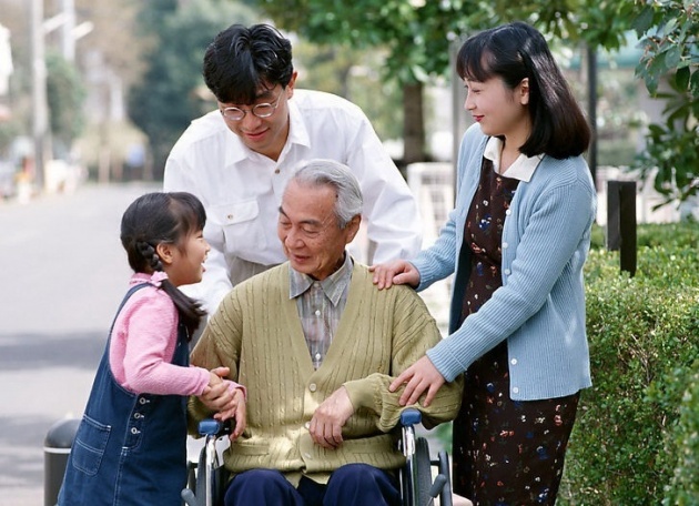哪些工作适合带孩子的老年人做 eb01fb682a3ccd22a1cc78b8e1086827.jpg