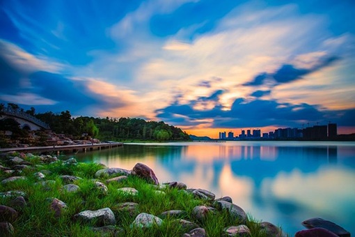 佳兆业云顶梅溪湖:万千财富 不及山湖间的每日相伴