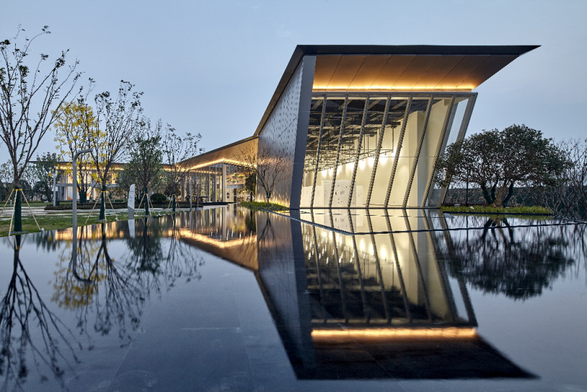 华侨城翡翠天域 "南京首个游客中心式"营销中心(外部)