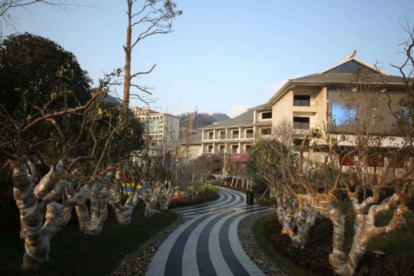 98超低的容积率的御水湾无疑开创了新的洋房时代.