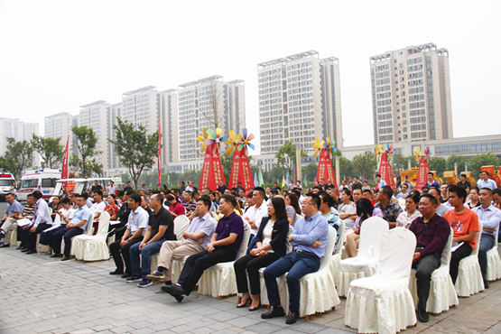 雙福工業園,區商務局領導,機電城商家及來自全國各地的採購商和供應商