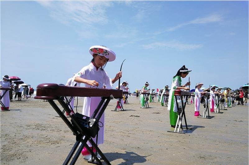 百人合奏独弦琴.