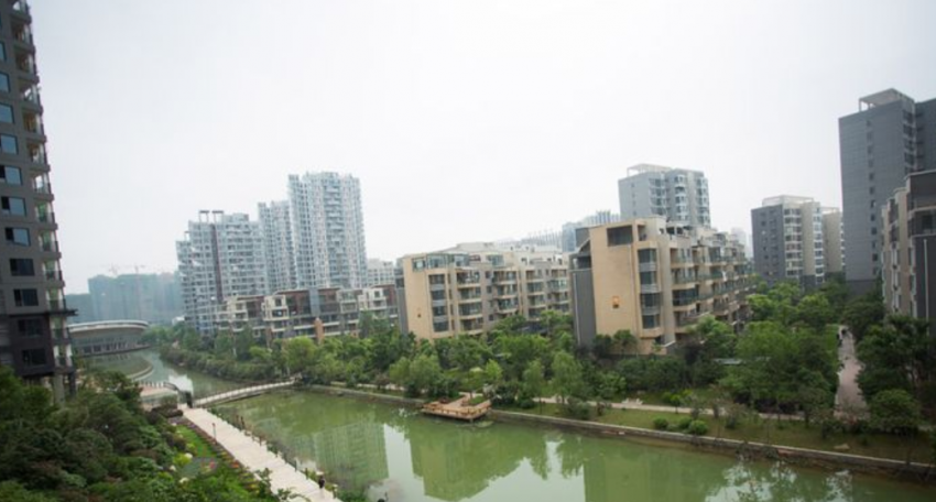 清江山水四期共724户,3栋高层和14栋洋房,其中高层2栋30层,1栋31层