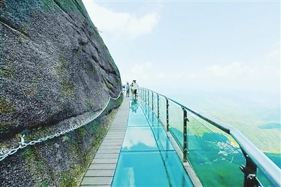 玻璃栈桥:"网红"之路如何走下去 ——凤凰网房产赣州