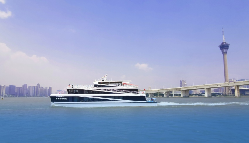 珠海市九洲邮轮公司耗资近3000万元建造的豪华游轮"珠澳海湾游&sup1;"