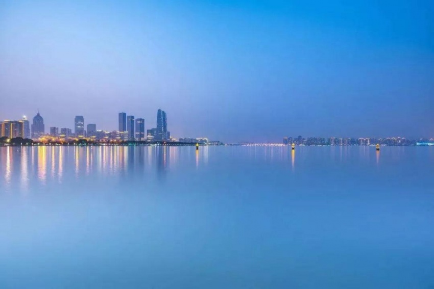 三中港城分校,港城第二小学,赛城湖学校(即将开工);附近医院有九江市