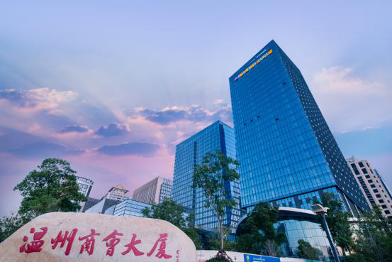 另外,项目周边排布大型购物广场,星级酒店,平湖总商会大厦等十几栋